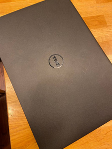 Dell Inspiron 15 (3 foto / 4)