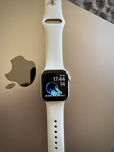 Apple Watch 5 (40mm) (2 foto / 5)