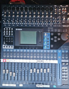 Yamaha DIGITAL MIXING CONSOLE YAMAHA 01V96VCM DIGI (3 foto / 5)
