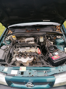 Opel vectra 2.0i 85kw (5 foto / 10)