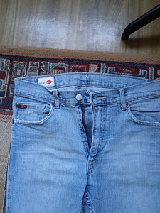 Мужские джинсы (3 фото из 5)