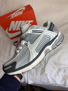 Nike zoom vomero 5 (2 foto / 3)