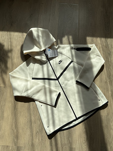 Nike tech fleece M (2 foto / 3)