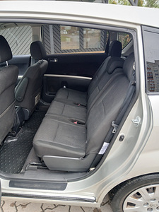 Продам Toyota corolla verso (8 фото из 10)