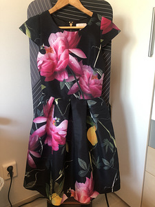 Женское платье ted Baker (3 фото из 6)