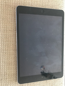 iPad mini 2(32 GB) Grey.