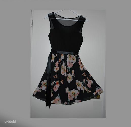 Чёрное платье с цветочным принтом Hailys (фото #2)