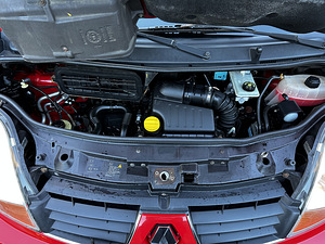 Renault Trafic Long Transforms 2.0 66kw (12 фото из 12)