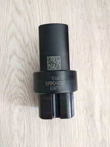 Adapter Tesla Supercharger USA (1 foto / 3)
