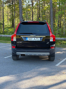 Volvo XC90 (4 фото из 9)