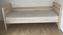 Кровать с матрасом (UNOLIK)