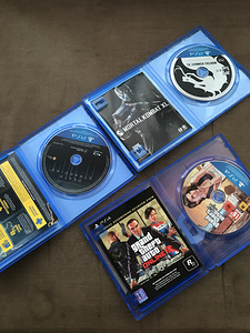 Playstation 4. (2 foto / 2)