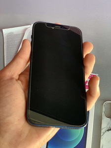 iPhone 12 64гб (4 фото из 5)